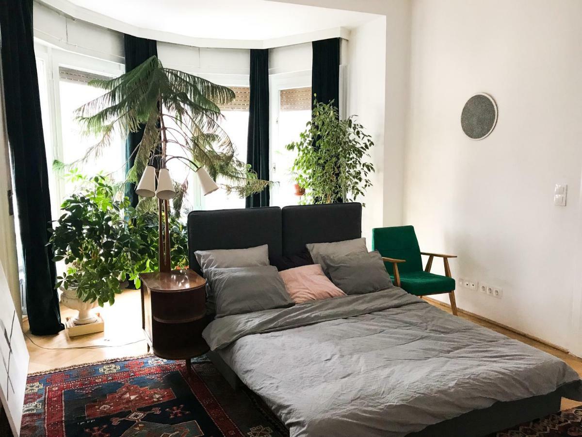 Bauhaus Icon: Spacious Fitness Flat in Central Buda Apartment Budapest Exterior photo