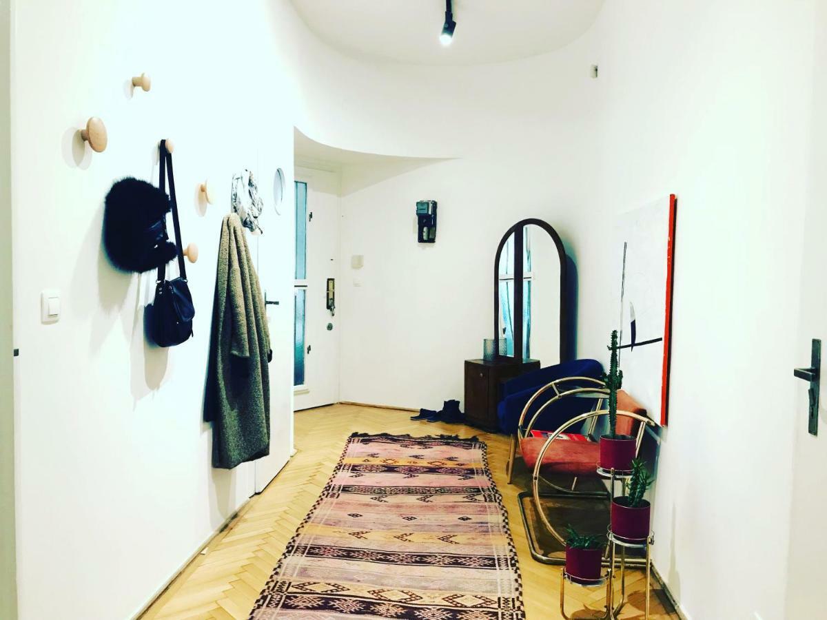 Bauhaus Icon: Spacious Fitness Flat in Central Buda Apartment Budapest Exterior photo
